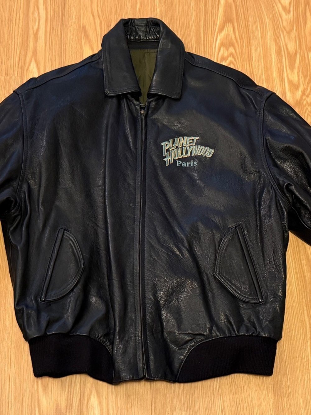 Planet Hollywood Paris Leather Bomber Jacket Sixe XL NWOT - Picture 2 of 3